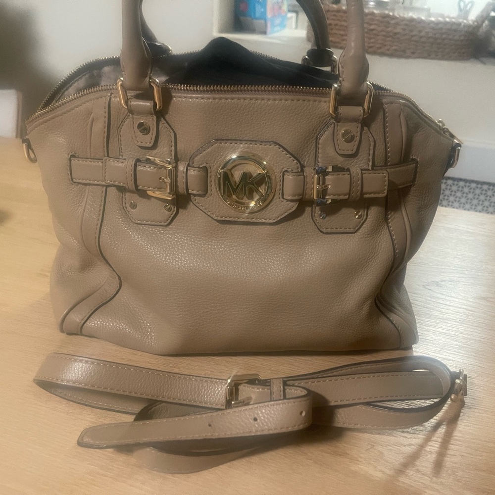 Authentic Michael Kors Purse in Taupe
